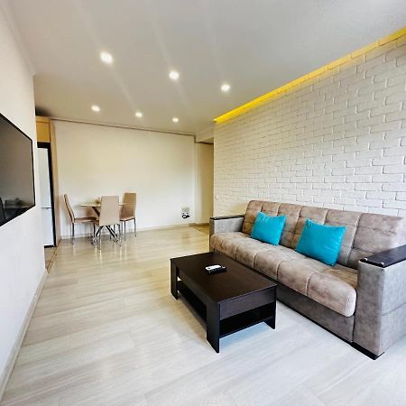יירבאן Suite Apartment On Pushkin Street מראה חיצוני תמונה