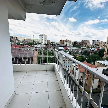 יירבאן Suite Apartment On Pushkin Street מראה חיצוני תמונה