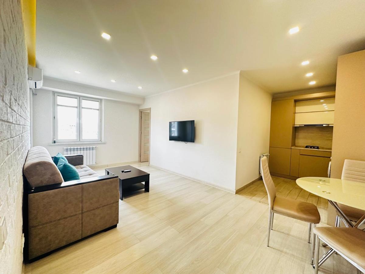 יירבאן Suite Apartment On Pushkin Street מראה חיצוני תמונה