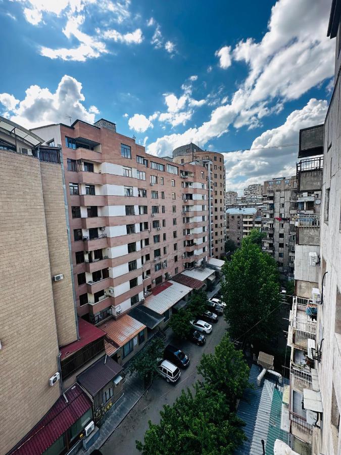 יירבאן Suite Apartment On Pushkin Street מראה חיצוני תמונה