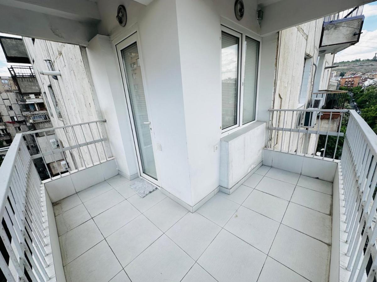 יירבאן Suite Apartment On Pushkin Street מראה חיצוני תמונה